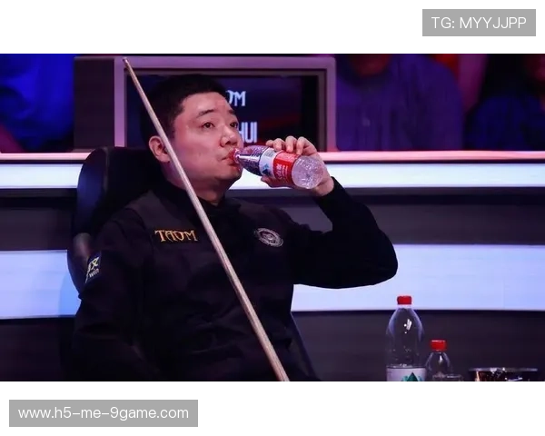 【青训加油站】年轻运动员模仿丁俊晖的攻防设计，挑战丁俊晖